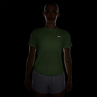 NIKE Swift เสื้อวิ่งผู้หญิง