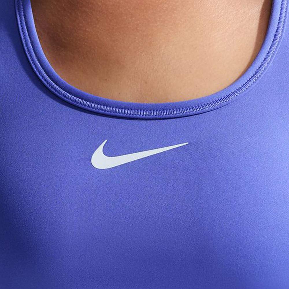 NIKE Swoosh Medium Support สปอร์ตบราผู้หญิง