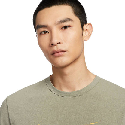 NIKE Dri-FIT UV Hyverse เสื้อออกกำลังกายผู้ชาย