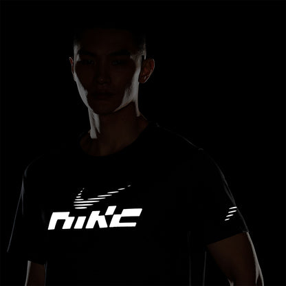 NIKE Miler Flash เสื้อวิ่งผู้ชาย