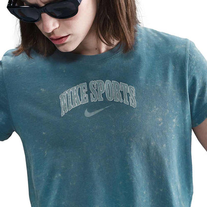 NIKE Sportswear เสื้อยืดผู้หญิง