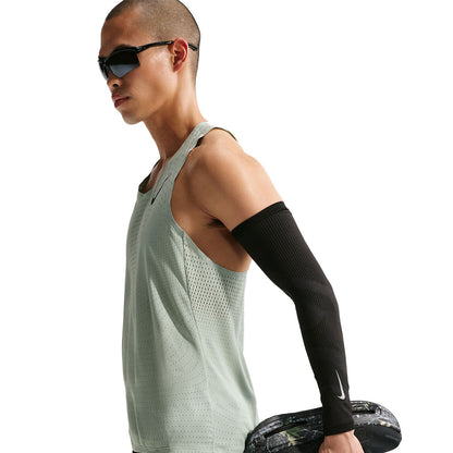 NIKE AeroSwift Men's Running Tank - Supersports Thailand