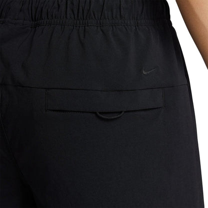 NIKE Tech กางเกงลำลองขาสั้นผู้ชาย