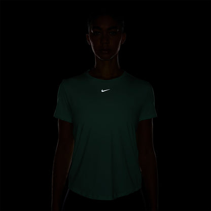 NIKE One Classic เสื้อออกกำลังกายผู้หญิง