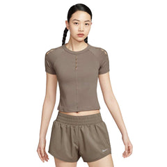 NIKE Dri-FIT One Fitted Cropped Women's Training T-Shirt