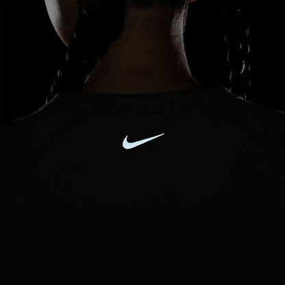 NIKE Dri-FIT One Fitted Cropped Women's Training T-Shirt