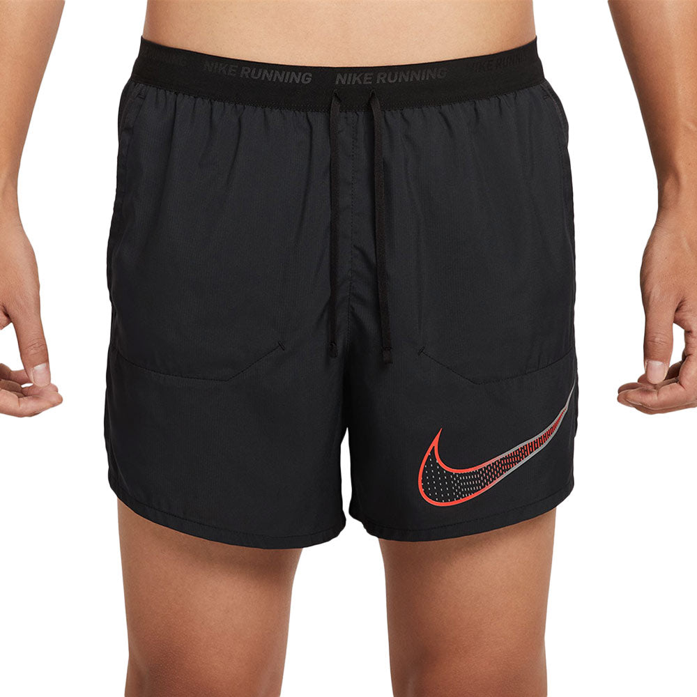 NIKE Stride กางเกงวิ่งขาสั้นผู้ชาย