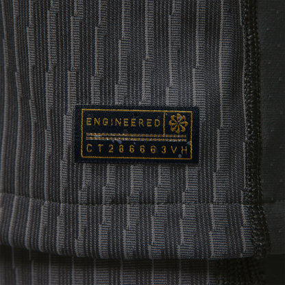 NIKE เสื้อแข่งผู้ชายทีมปารีส แซงต์-แชร์กแมง ชุดที่สี่ เกรด Match ฤดูกาล 2025/26