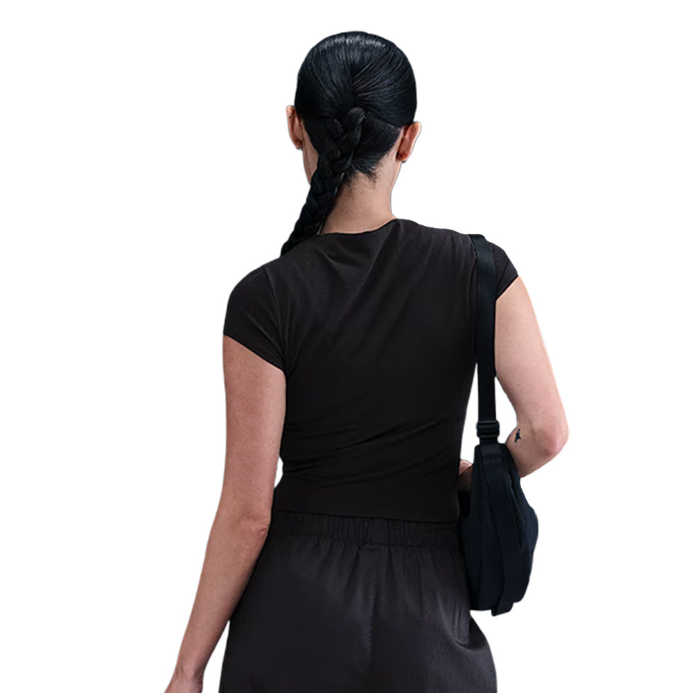 NIKE Sportswear Chill Knit เสื้อยืดผู้หญิง