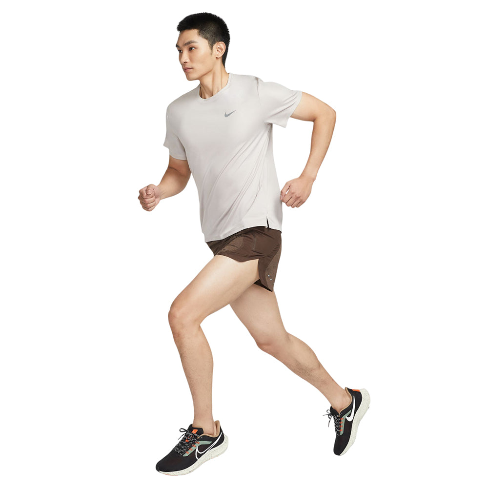 NIKE Dri-FIT UV Miler Men's Running T-Shirt - Supersports Thailand