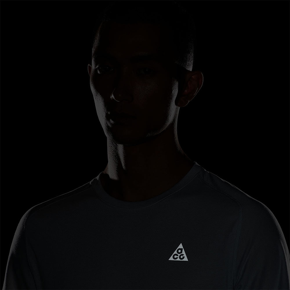 NIKE ACG "Solar Chase" Men's Lifestyle T-Shirt - Supersports Thailand