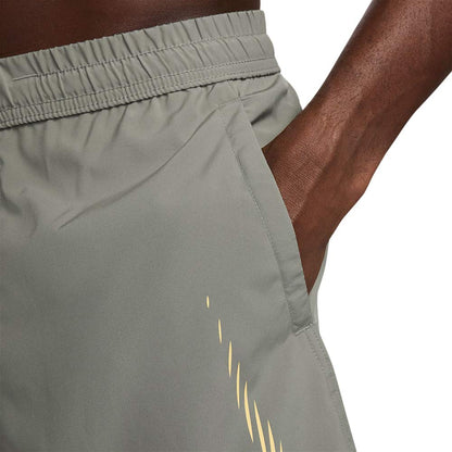 NIKE Dri-FIT Form 9" Unlined Versatile กางเกงออกกำลังกายขาสั้นผู้ชาย