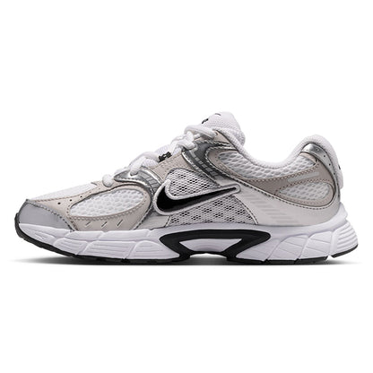 NIKE V5 RNR Boys Running Shoes