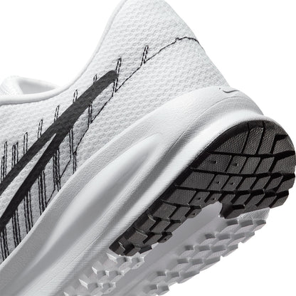 NIKE Run Defy รองเท้าวิ่งผู้ชาย
