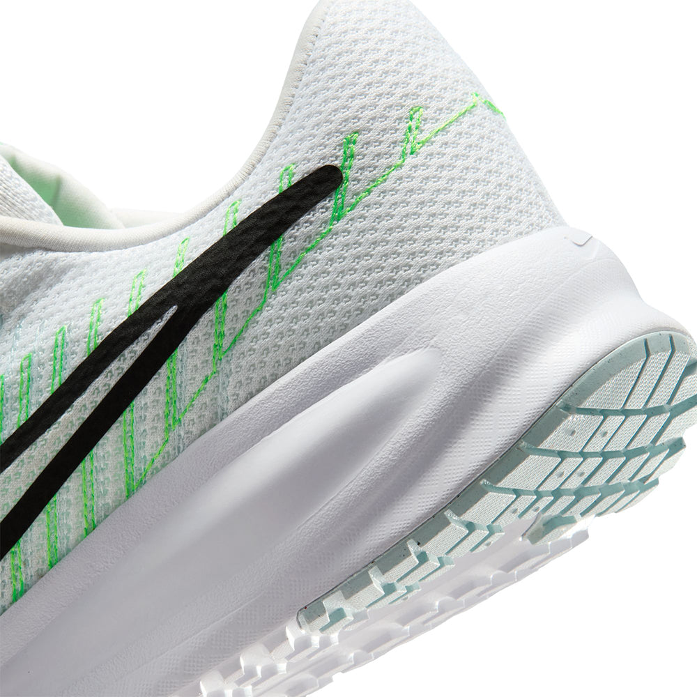 NIKE Run Defy Men's Running Shoes - Supersports Thailand