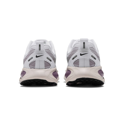NIKE Vomero 18 Kids Running Shoes
