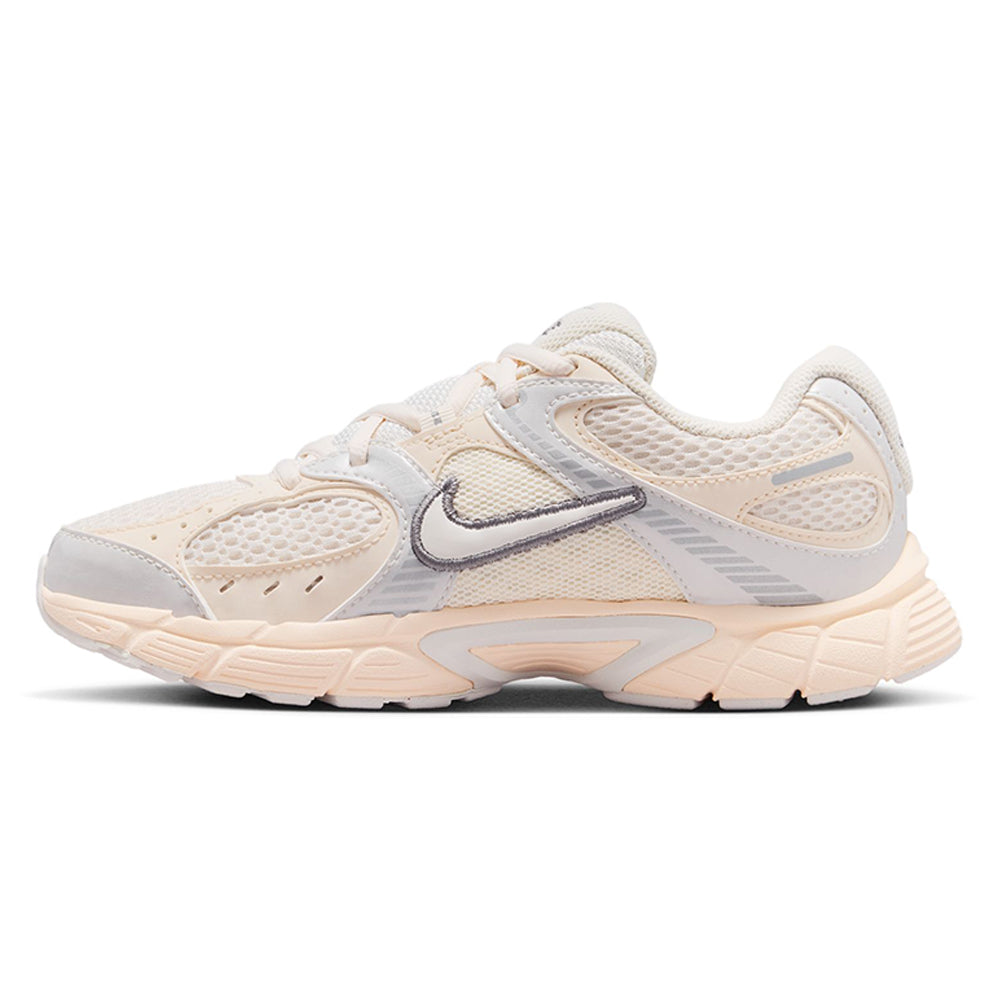 NIKE V5 RNR Kids Lifestyle Shoes - Supersports Thailand Supersports Thailand