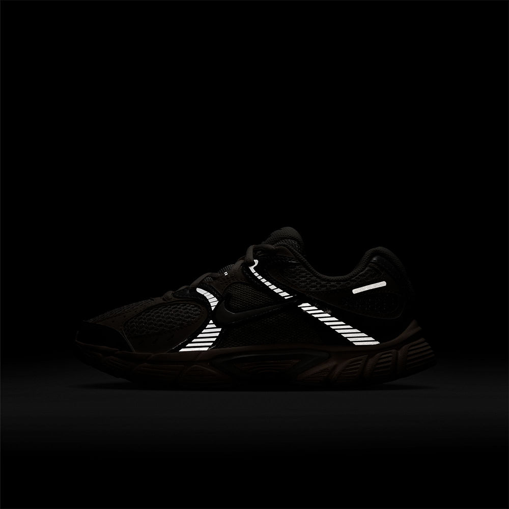 NIKE V5 RNR Kids Lifestyle Shoes - Supersports Thailand Supersports Thailand