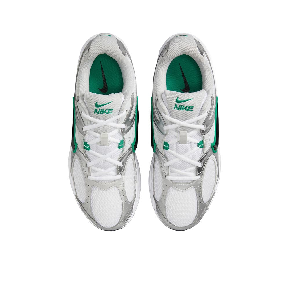 NIKE V5 RNR รองเท้าลำลองผู้ชาย