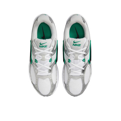 NIKE V5 RNR รองเท้าลำลองผู้ชาย