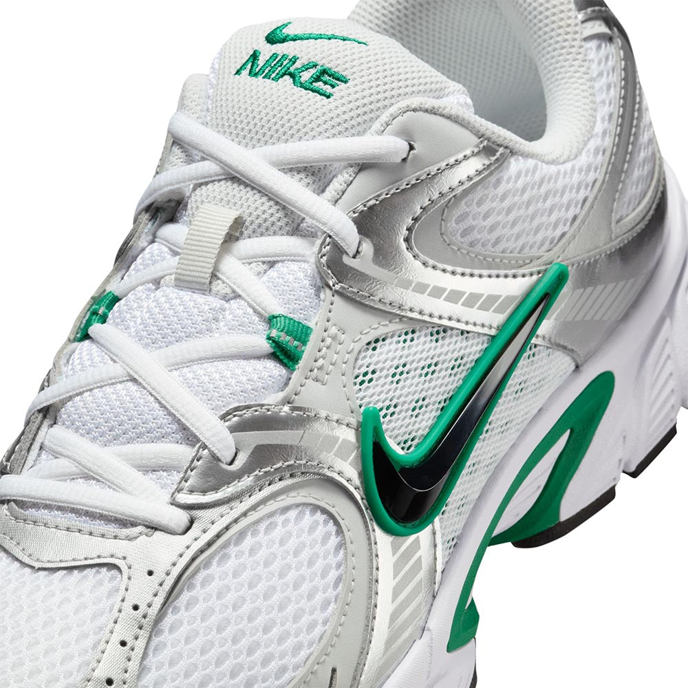 NIKE V5 RNR รองเท้าลำลองผู้ชาย