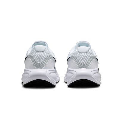 NIKE Revolution 8 รองเท้าวิ่งผู้ชาย