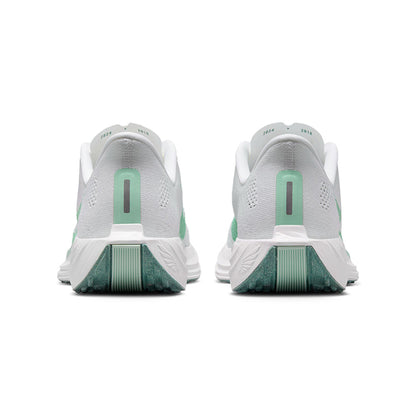 NIKE Pegasus Plus รองเท้าวิ่งผู้หญิง
