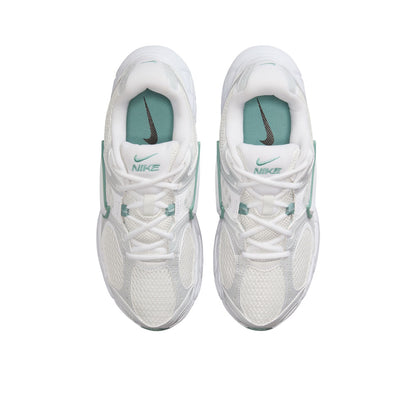 NIKE V5 RNR รองเท้าลำลองผู้หญิง