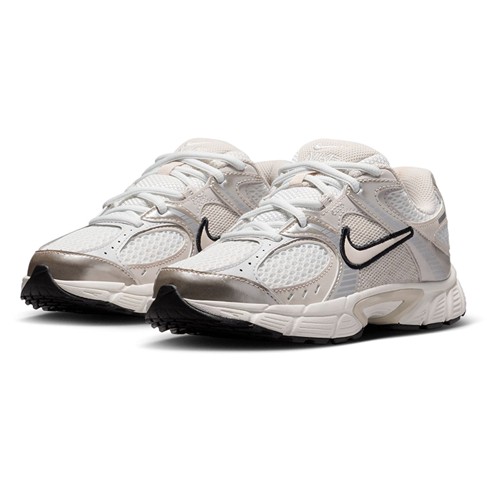 NIKE V5 RNR Boys Running Shoes
