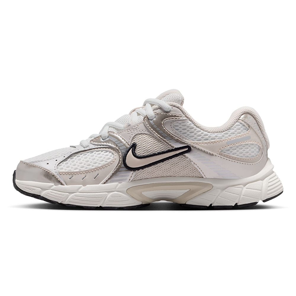 NIKE V5 RNR Boys Running Shoes