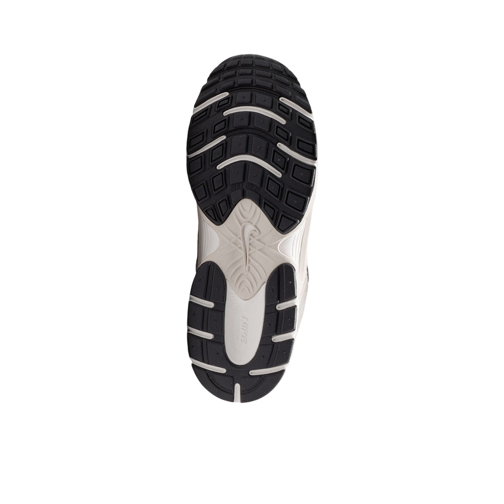 NIKE V5 RNR Boys Running Shoes