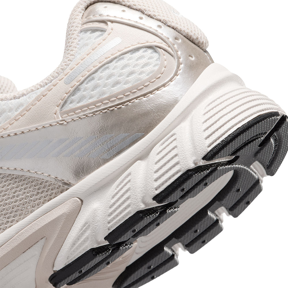 NIKE V5 RNR Boys Running Shoes