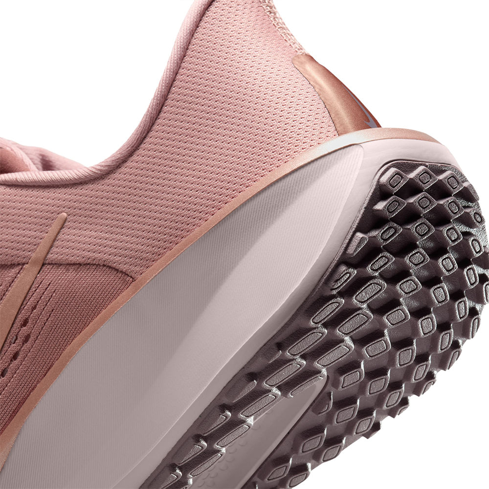 NIKE Quest 6 Women's Running Shoes