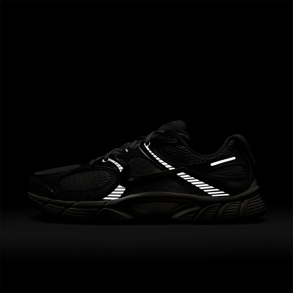 NIKE V5 RNR Men's Casual Shoes