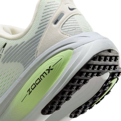 NIKE Vomero 18 Women's Running Shoes (Extra Wide)