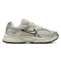 NIKE V5 RNR รองเท้าลำลองผู้หญิง