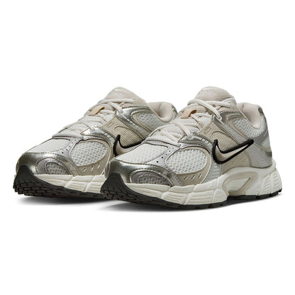 NIKE V5 RNR Women's Casual Shoes