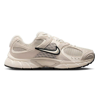 NIKE V5 RNR Women's Lifestyle Shoes - Supersports Thailand