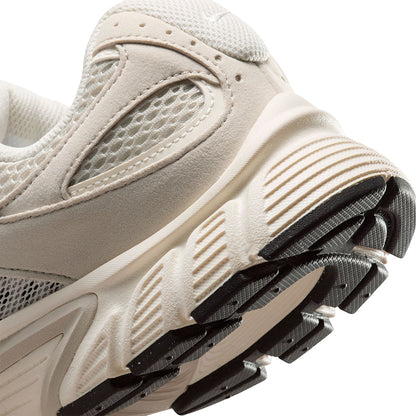 NIKE V5 RNR Women's Lifestyle Shoes - Supersports Thailand