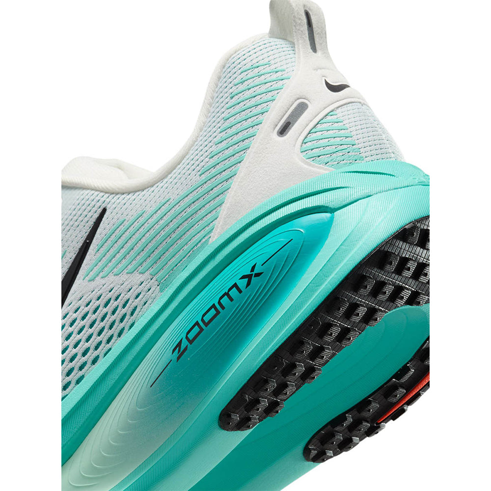 NIKE Vomero 18 รองเท้าวิ่งผู้ชาย