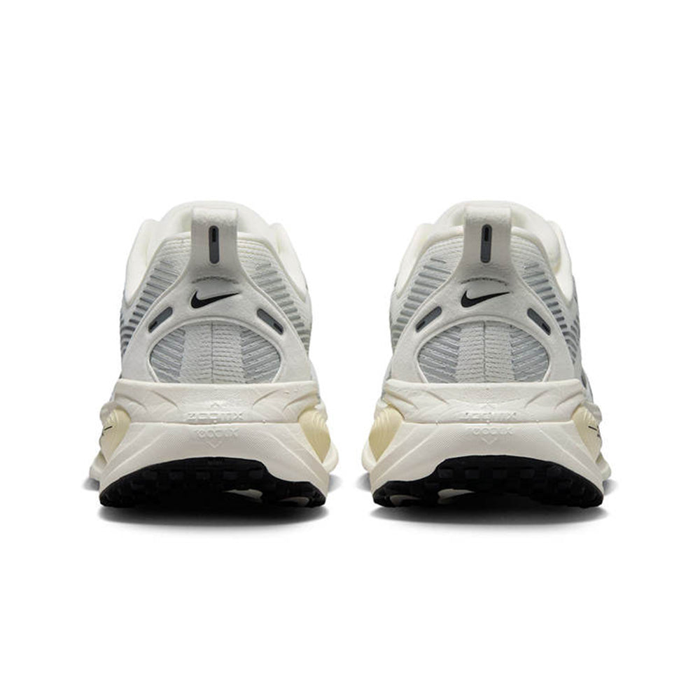 NIKE Vomero 18 Women's Running Shoes