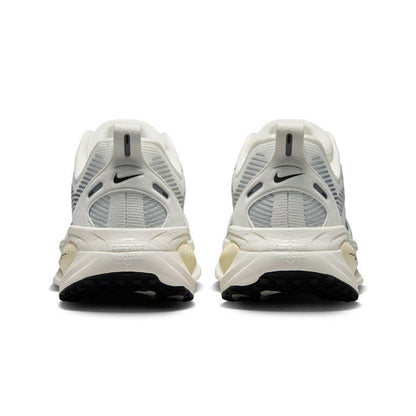 NIKE Vomero 18 Women's Running Shoes