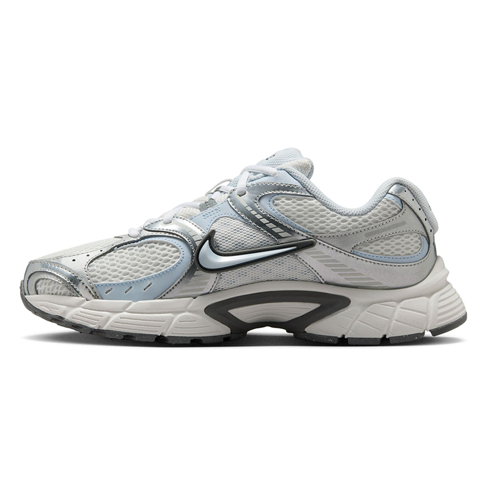 NIKE V5 RNR รองเท้าลำลองผู้หญิง