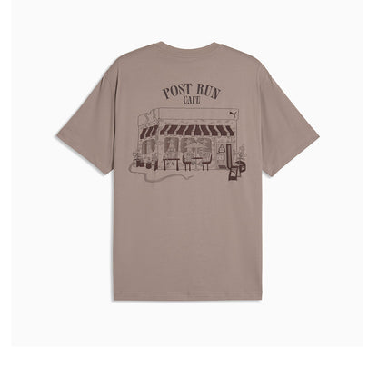 PUMA Graphic Cafe Relaxed เสื้อยืดผู้ชาย