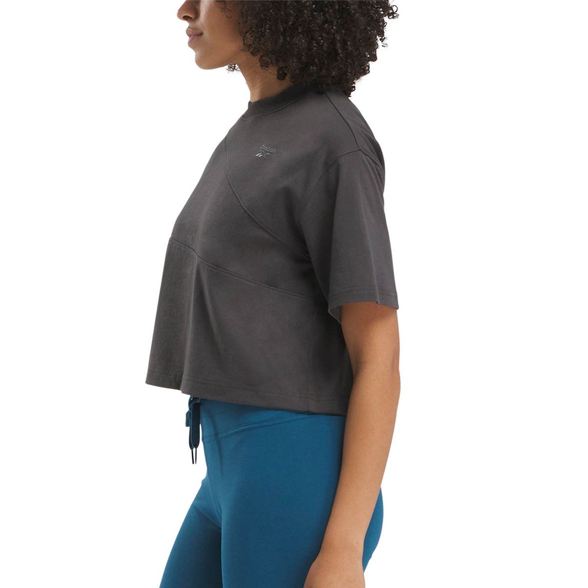 REEBOK Archive Evolution Vector Women's T-Shirt - Supersports Thailand Supersports Thailand