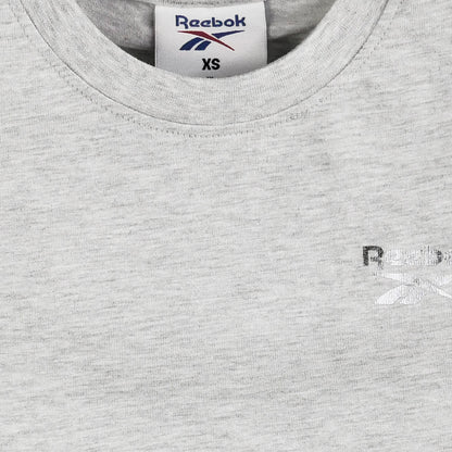 REEBOK Small Logo Cropped เสื้อยืดผู้หญิง