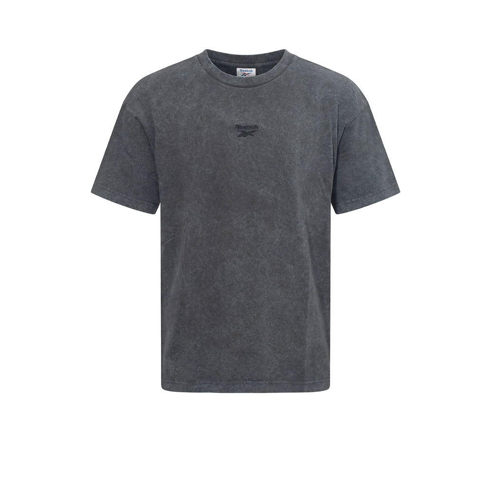 REEBOK Identity Logo Washed เสื้อยืดผู้ชาย Supersports Thailand