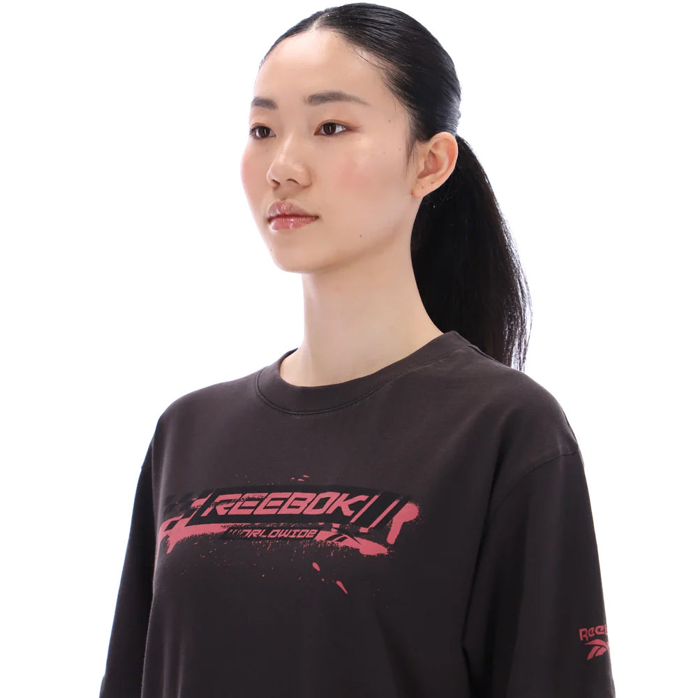 REEBOK Michelle Graphic เสื้อยืดผู้หญิง