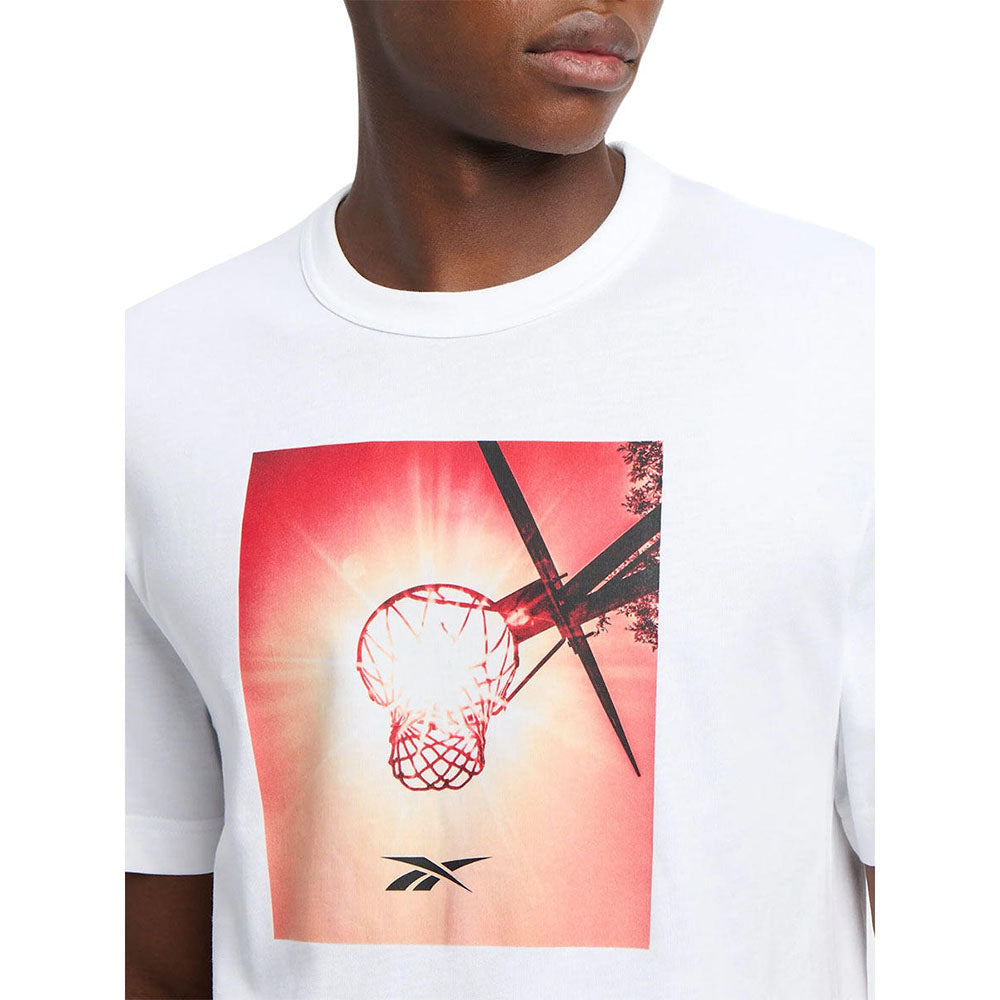 REEBOK Graphic Series Basketball Sun Stare เสื้อยืดผู้ชาย