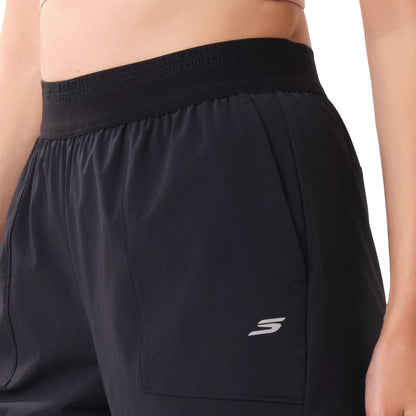 SKECHERS Walking: Performance Women's Training Shorts - Supersports Thailand